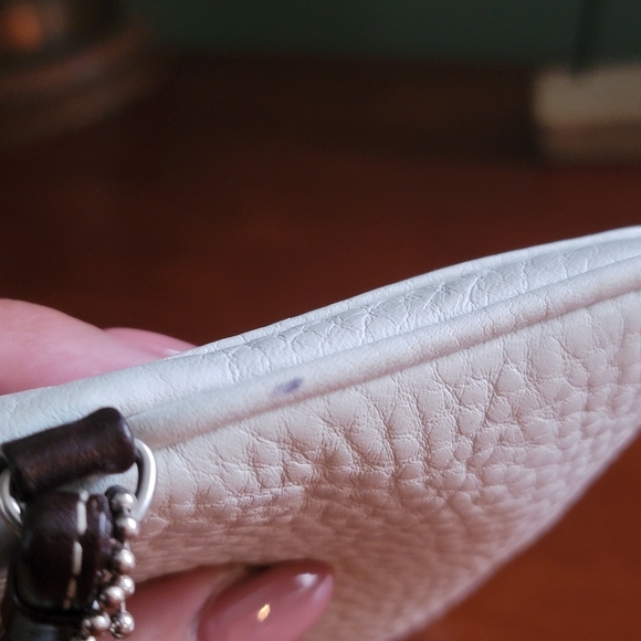 Coach White Pebbled Leather Wristlet Y2K Bag - Picture 11 of 14
